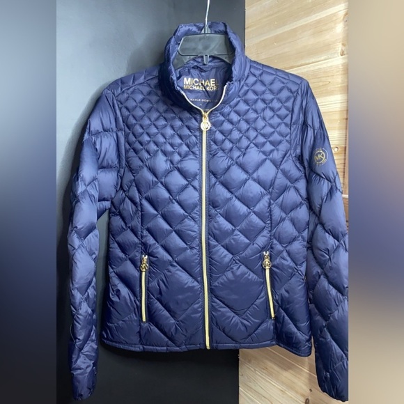 Michael Kors Women's Lightweight Packable Navy Puffer Jacket Sz Medium NWOT - Picture 1 of 4